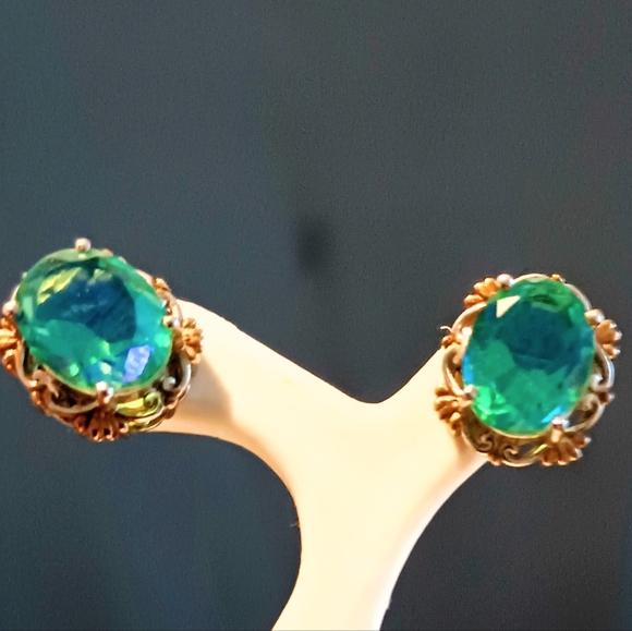 Jewelry - Peacock quartz earrings